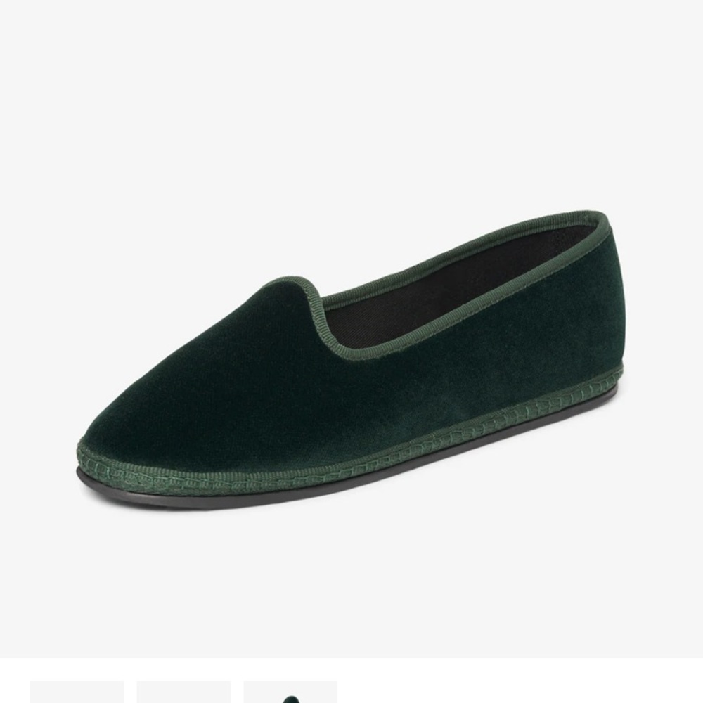 Piedaterre the original Venetian Slipper in a gorgeous emerald velvet.